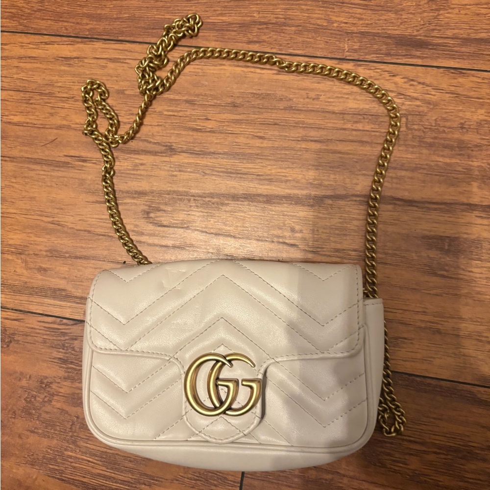 Gucci Cream Crossbody Bag with Gold Chain
